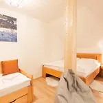 Hotel apartamentowy Upati Jestedu - 3*