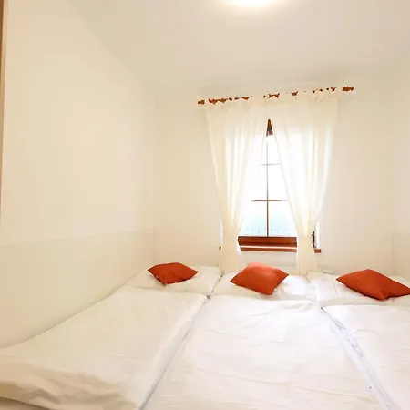 Upati Jestedu - 3* ليبيريتش